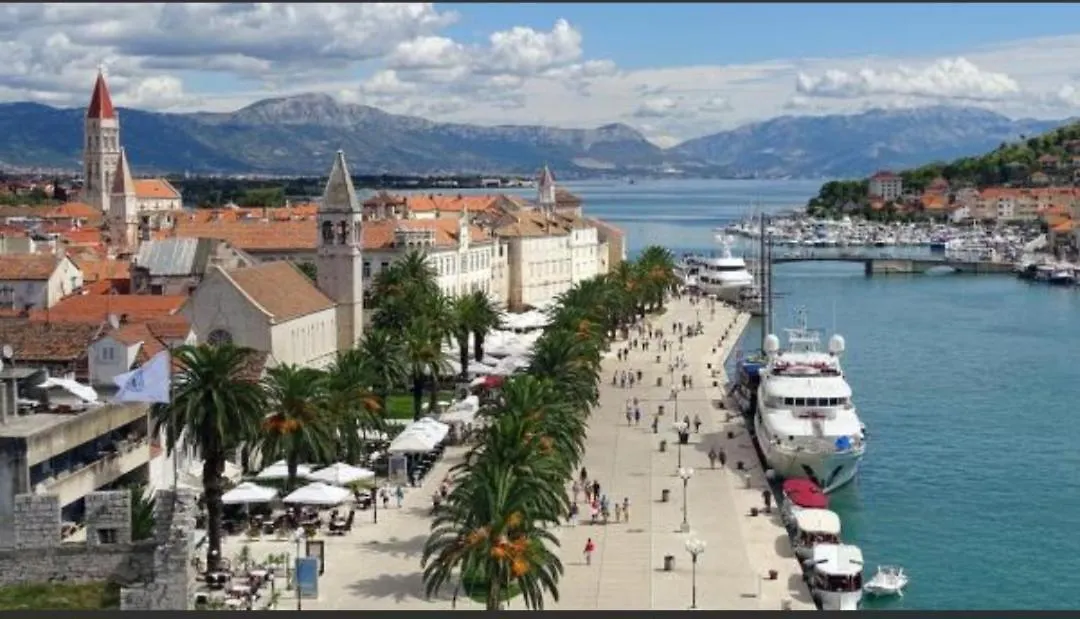 Apartmani Tony Trogir